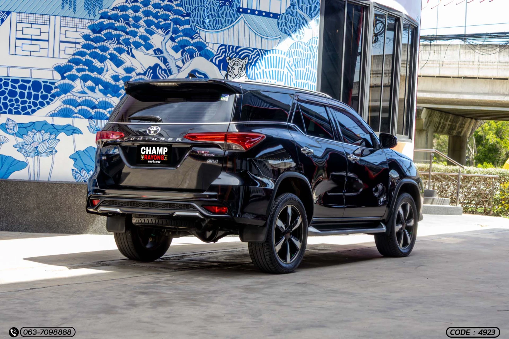 Toyota FORTUNER 2.8 V TRD SPORTIVO 4WD (MY15) (MNC) - ภาพย่อที่ 6