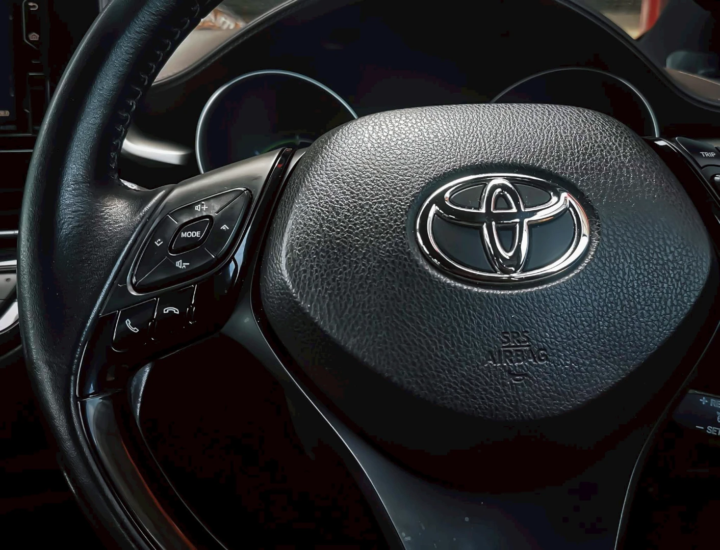 Toyota C-HR 1.8 HYBRID MID - ภาพย่อที่ 8