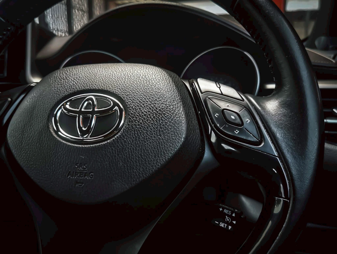 Toyota C-HR 1.8 HYBRID MID - ภาพย่อที่ 9