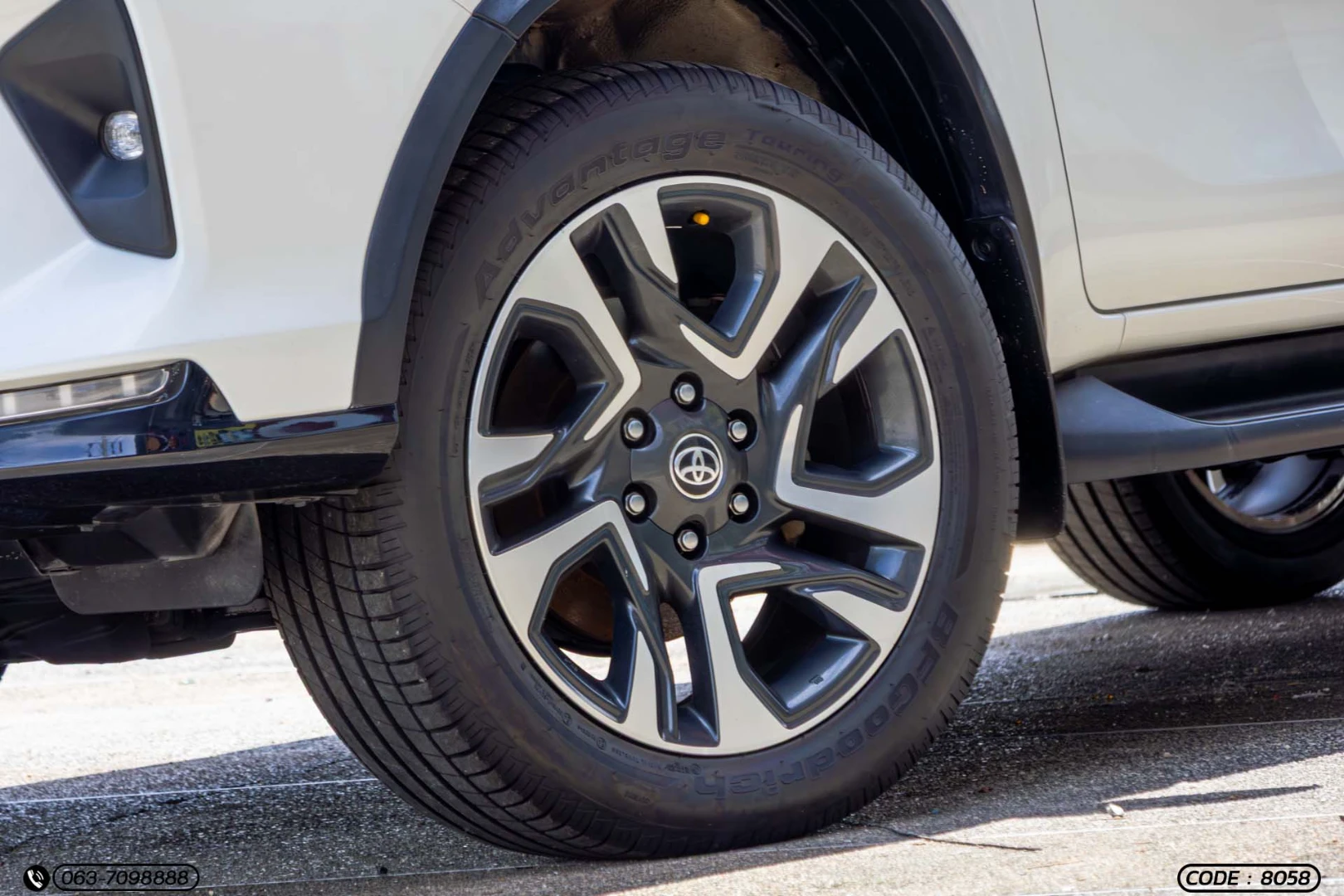 Toyota FORTUNER 2.8 LEGENDER BLACK TOP (MY20) - ภาพย่อที่ 6