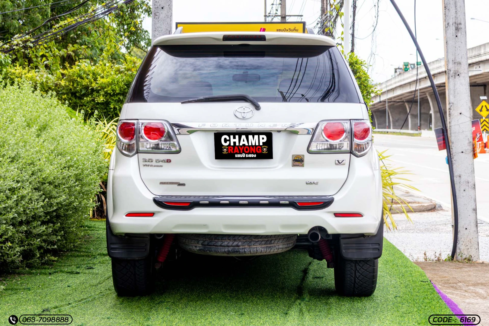 Toyota FORTUNER 3.0 V 4WD (CHAMP) - ภาพย่อที่ 8